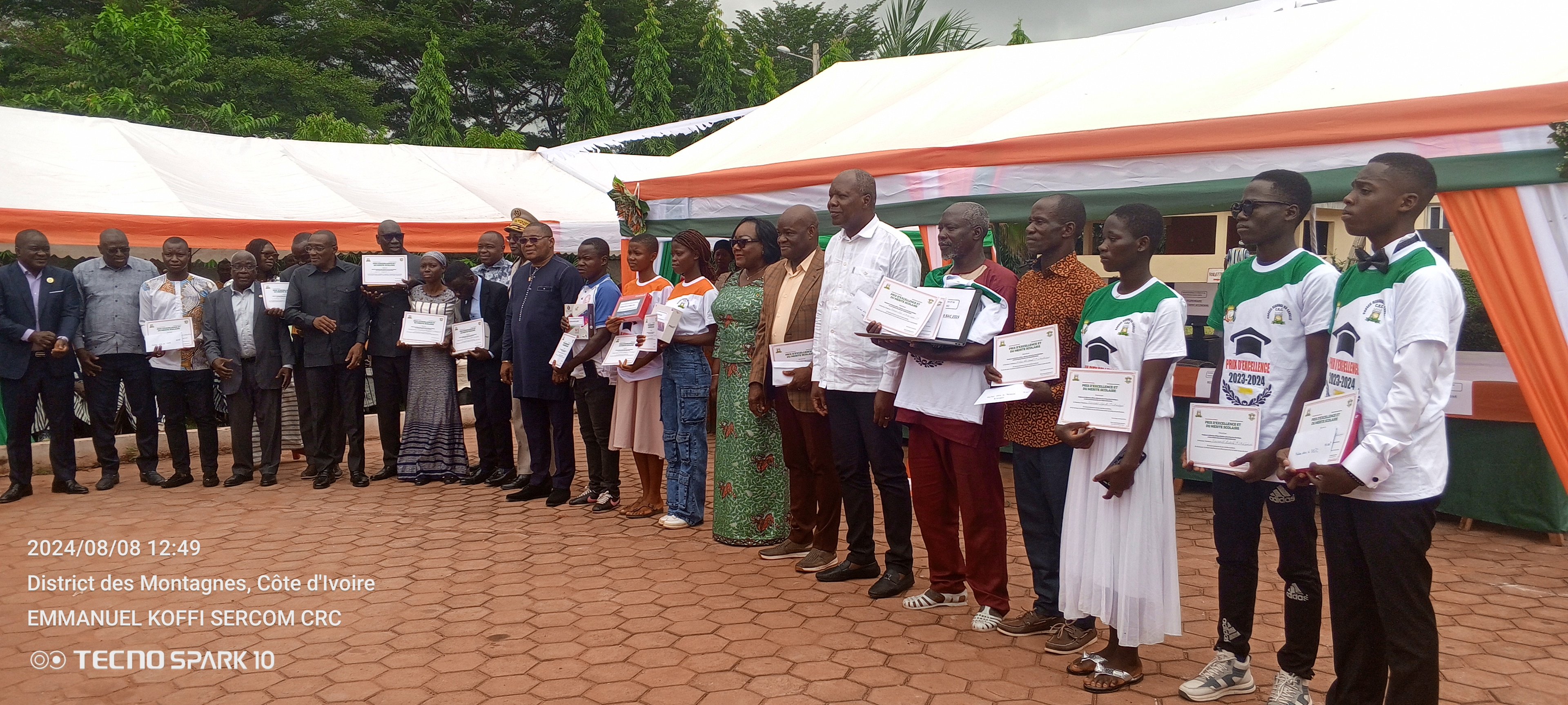 Promotion de l'excellence : Anne Désirée Ouloto prime les 75 meilleurs élèves et enseignants du Cavally