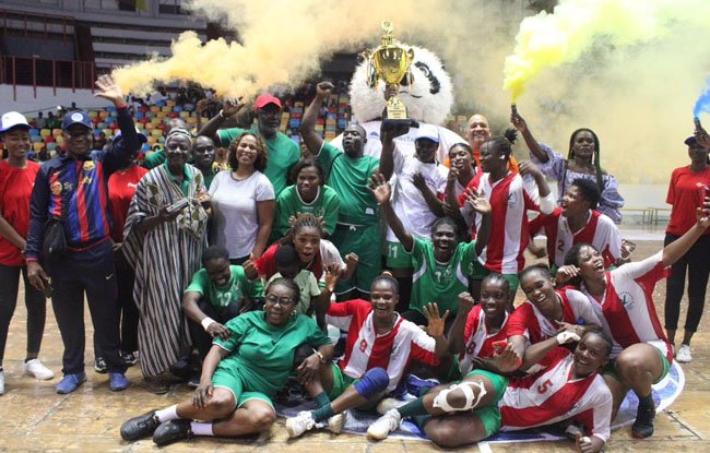 Hanball (Dames) : L'équipe de l'Africa Sport, championne de Côte d’Ivoire après sa victoire face à National handball club d'Abobo (21-18).