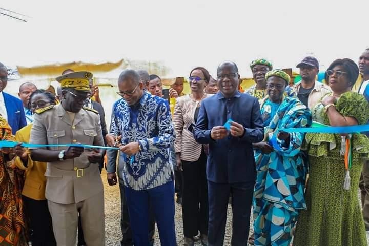 CMU : Le centre d’enrôlement et de production de cartes " in  situ " d'Agboville opérationnel