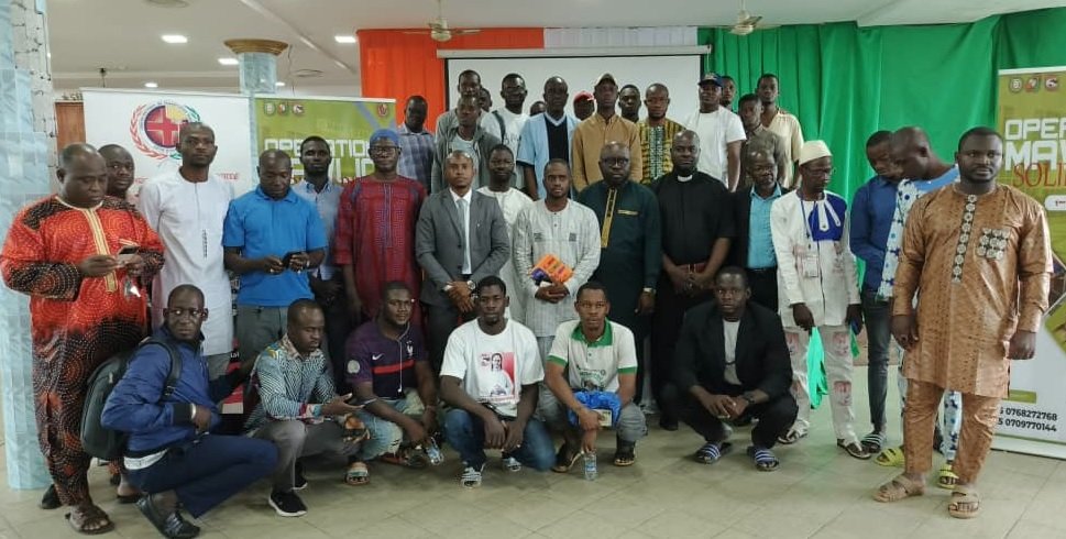 Mawlid 2024 du mouvement Ancardine Côte  d’Ivoire : Une opération  de don de sang et de salubrité au menu