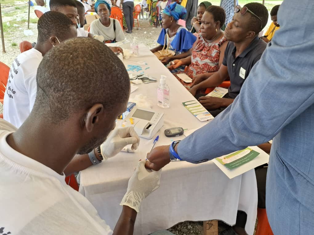 Yamoussoukro : Souleymane Diarrassouba soutient une campagne de dépistage gratuit de maladies rénales