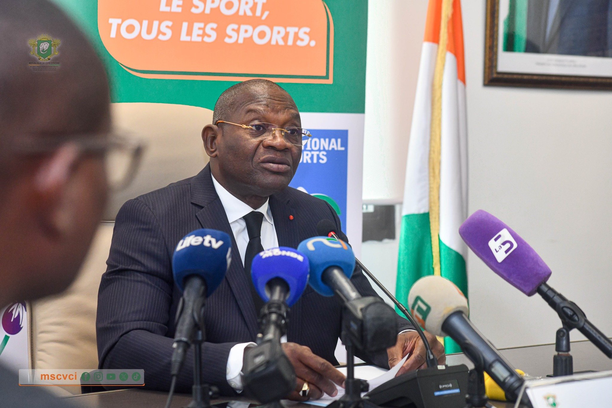 Infrastructures sportives : Le ministre Adjé Silas Metch satisfait de la maintenance des stades 