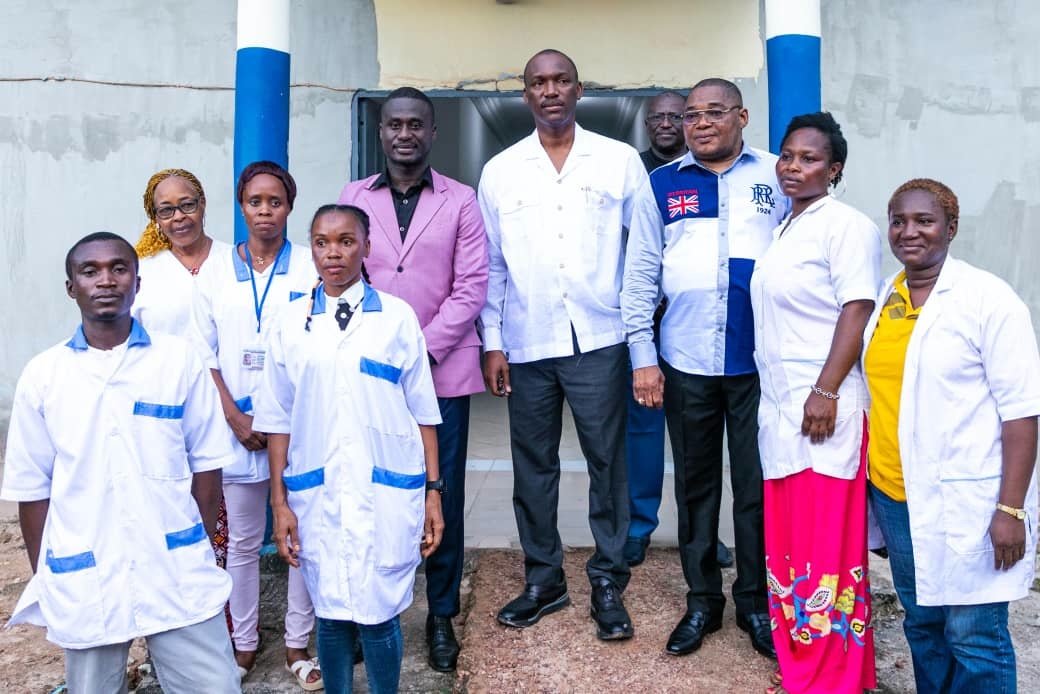 Guémon : 1174 jeunes reçoivent des chèques et attestations de fin de stage en présence de Mamadou Touré