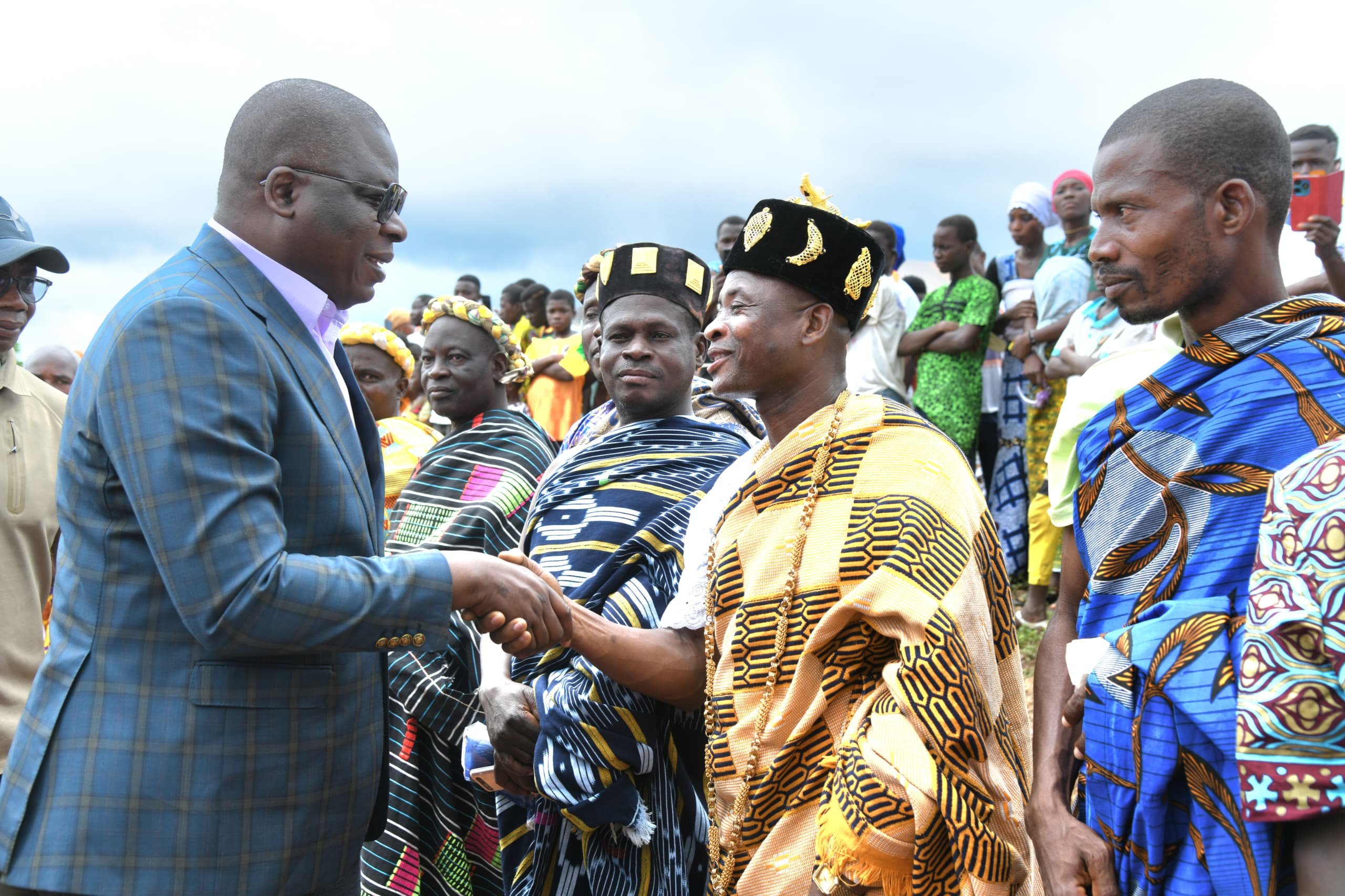 Kofêsso-Dioulabougou : 5000 personnes rendent hommage au chef de l’Etat en présence d’Amédé Koffi Kouakou.