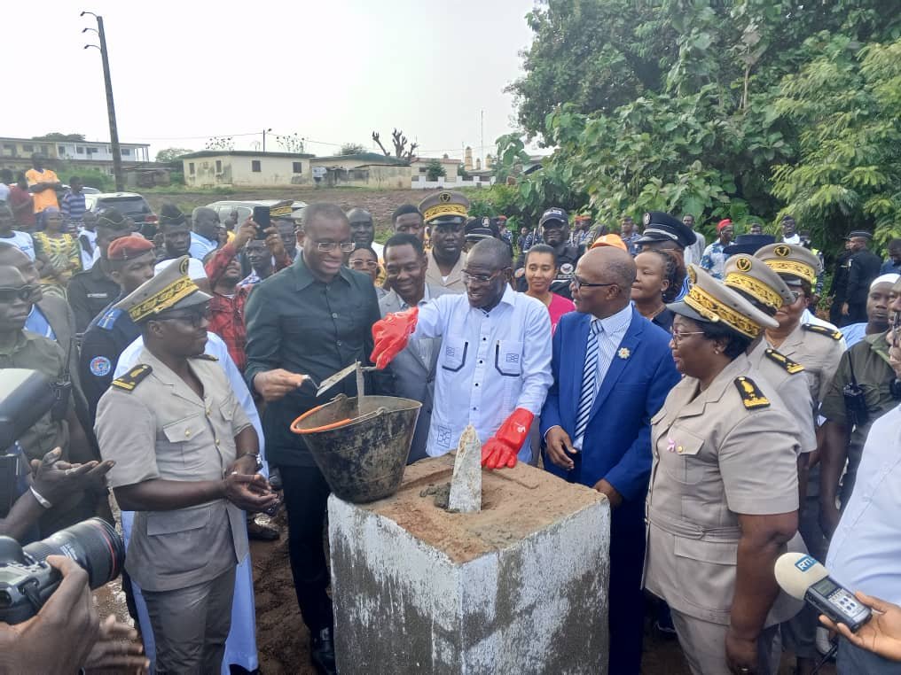 Marabadiassa-Pose de la première pierre du commisarait de police : Le général Vagondo Diomandé salue une initiative des cadres