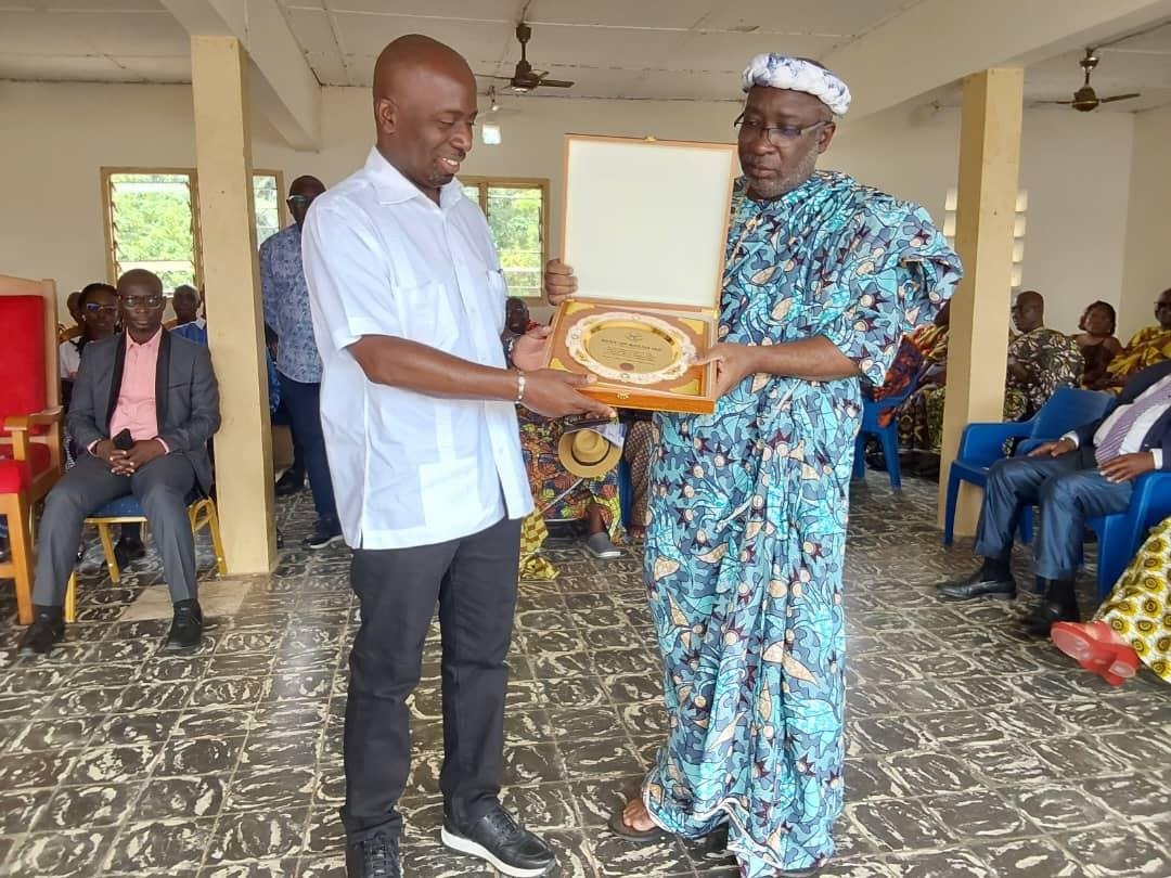 Grand-Bassam-Promotion de l’Excellence : Sa Majesté Ahoba Pie X Joseph distingue 76 personnes