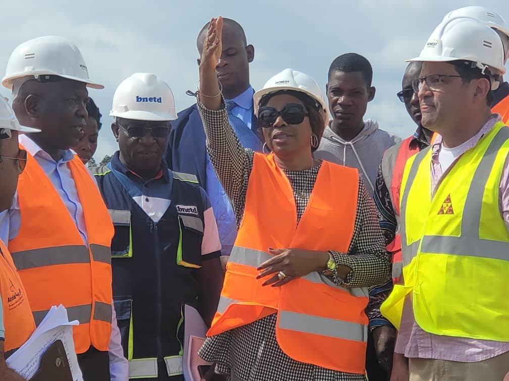 Abobo : Kandia Camara visite les chantiers du lycée d’excellence, du CHU et du grand marché 