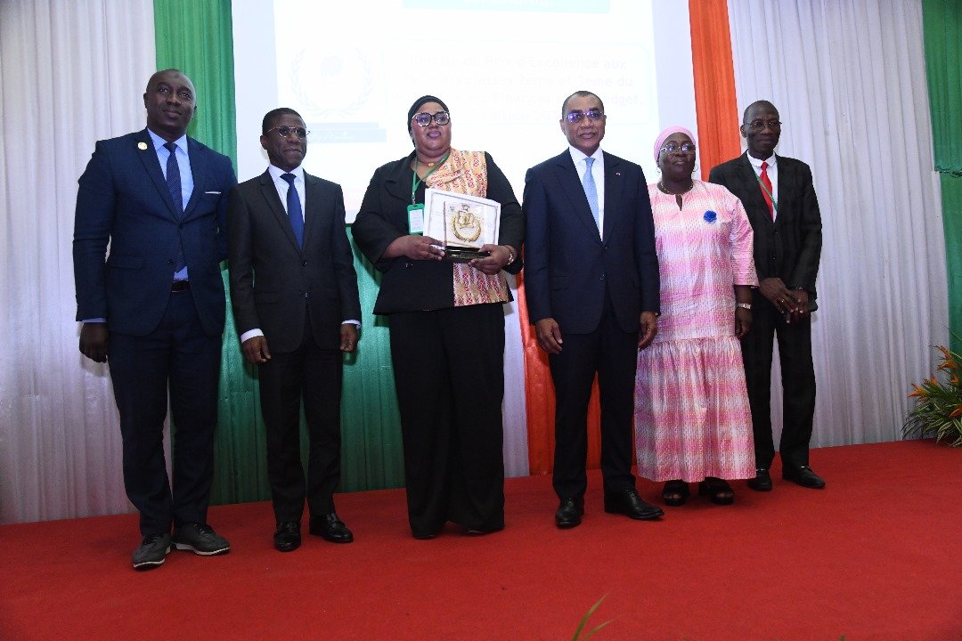 Finance et Budget : Adama Coulibaly invite les lauréats du Prix national d’excellence 2024 à demeurer des agents modèles