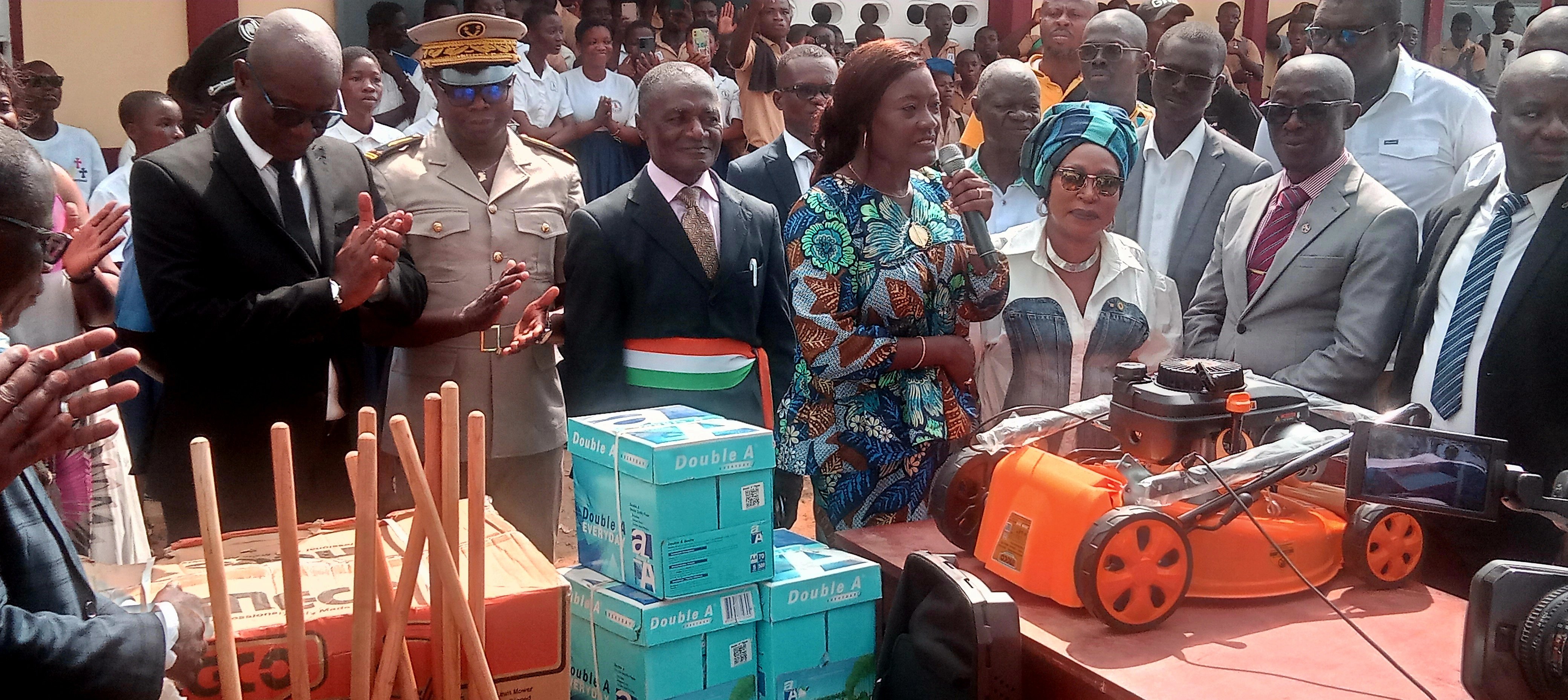 Bonoua : Mariatou Koné satisfaite de l’état d’avancement des travaux de réhabilitation du lycée moderne