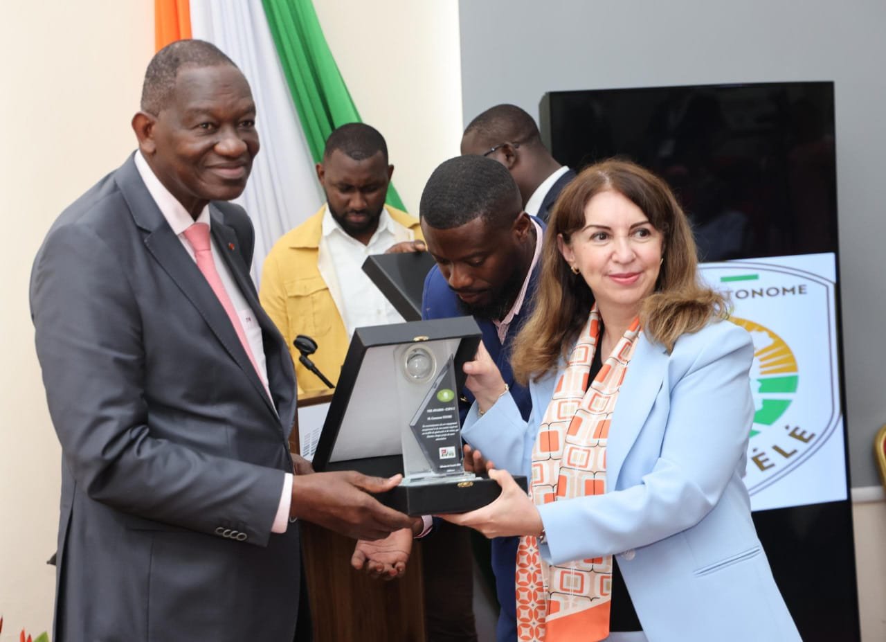 Forum NRI AWARD 2024 : Le ministre-gouverneur Gaoussou Touré désigné ‘’Mécène de l’année’’