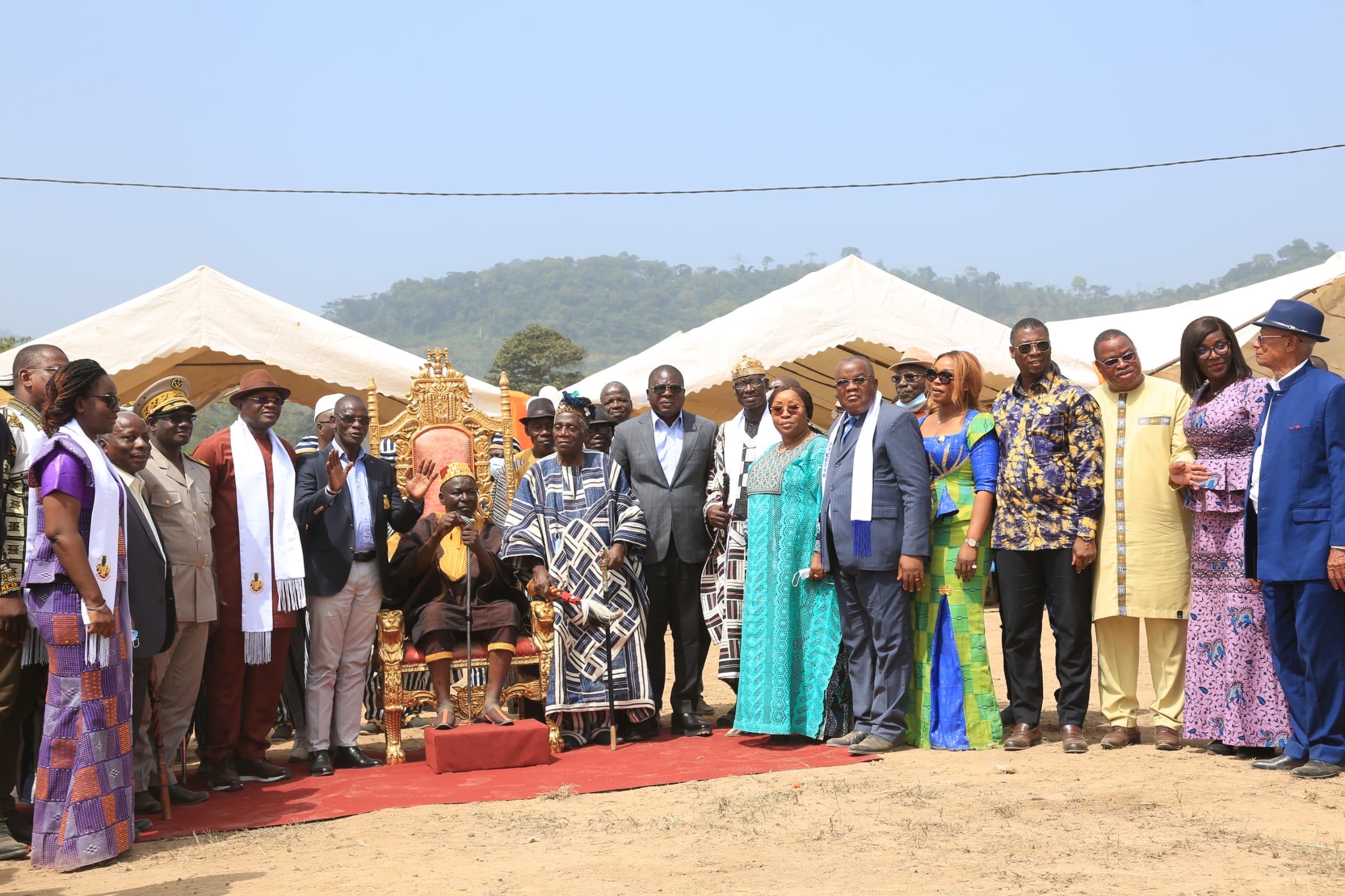 Santa-Intronisation du chef de canton : Vagondo Diomandé, Amedé Kouakou et Adje Metch partagent le message de paix du Président Ouattara 