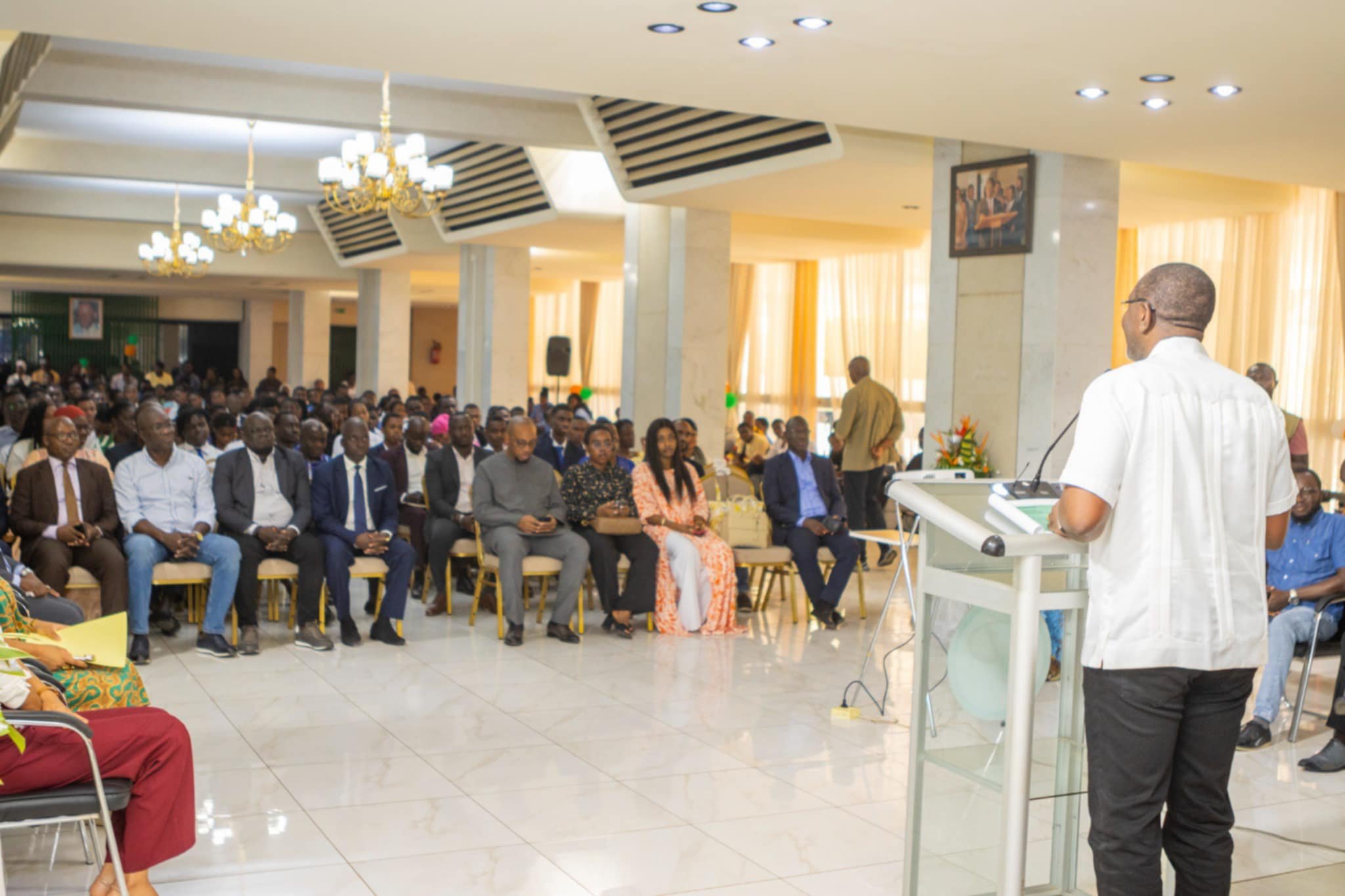 INPHB : Souleymane Diarrassouba partage son expérience de manager avec les étudiants 