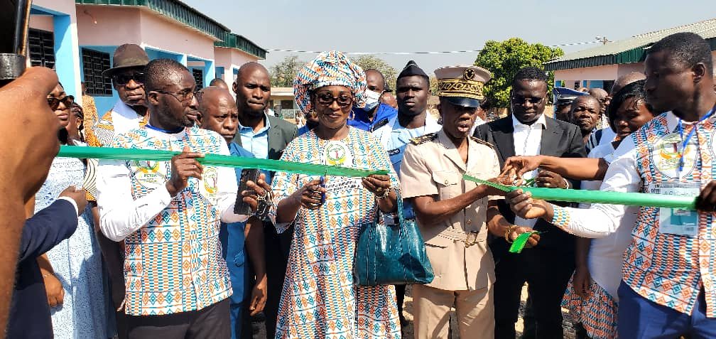 Katiola : La Fondation ''Tous unis pour Cocody'' offre six logements aux enseignants de l’EPP Kowara