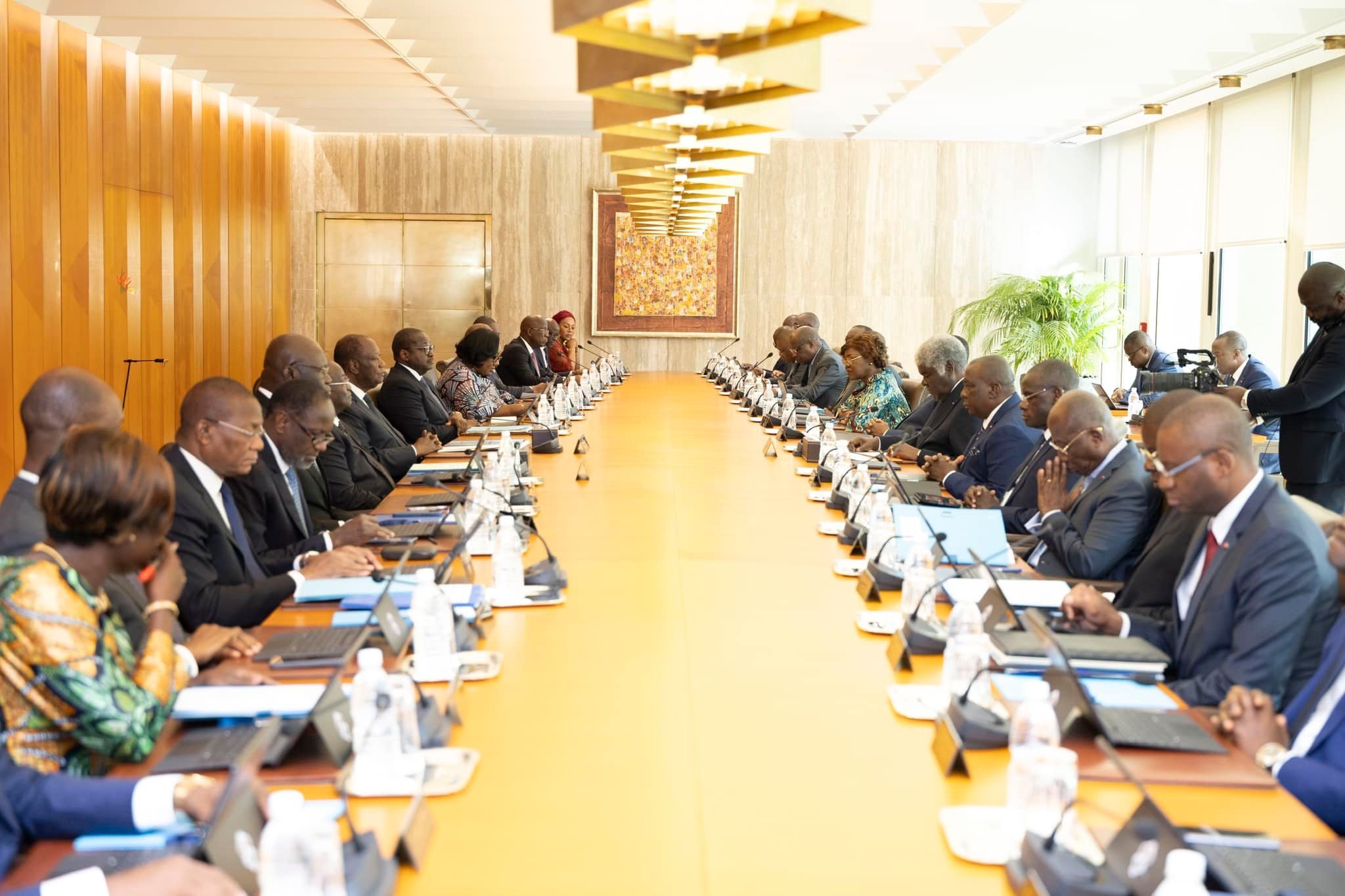 Conseil des ministres-Alassane Ouattara au gouvernement : « Continuez à maintenir la sécurité, la paix et la tranquillité sur toute l’étendue du territoire national »