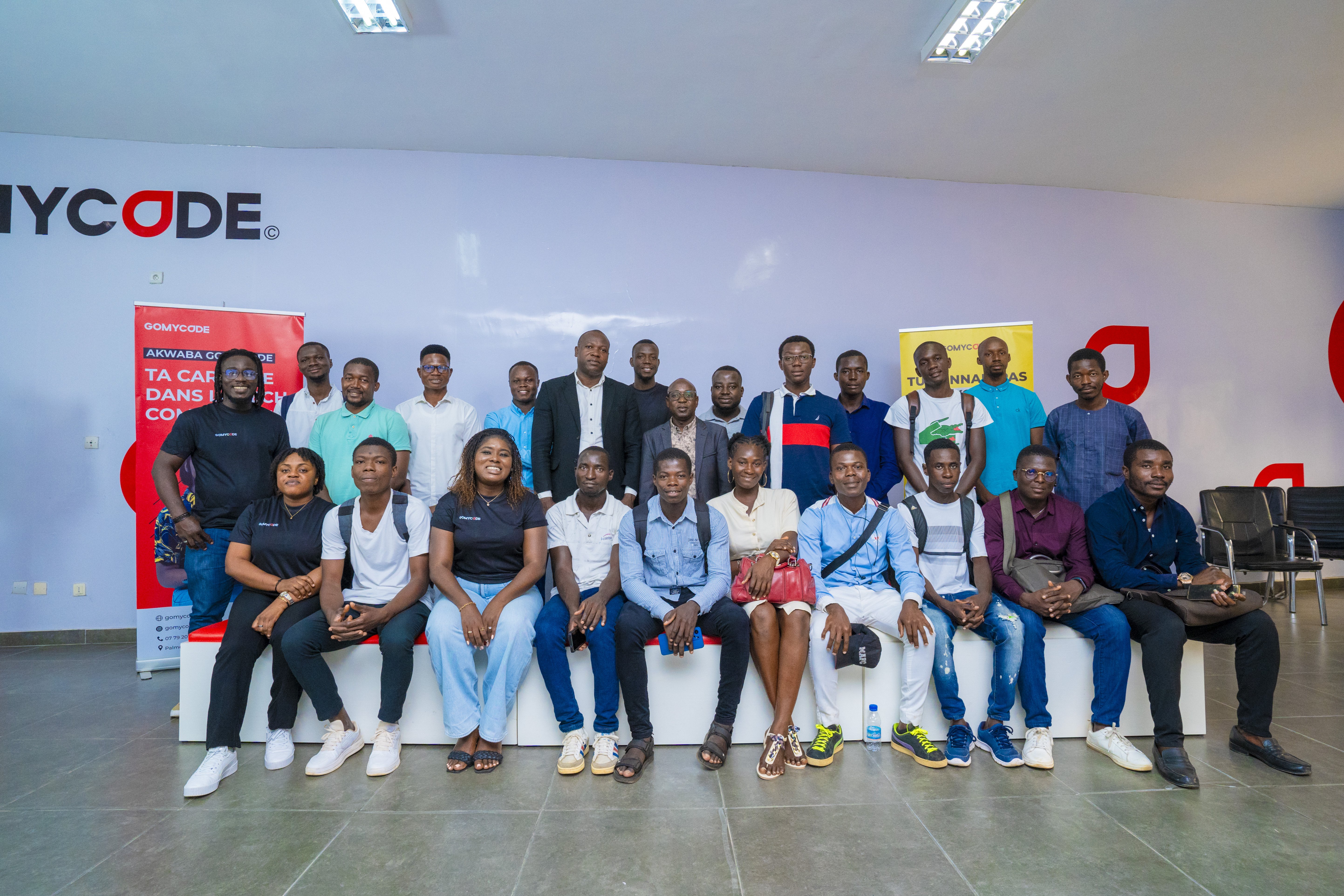 Employabilité des jeunes : AEJ et GOMYCODE unissent leurs forces pour former 30 jeunes en Data Analyst 