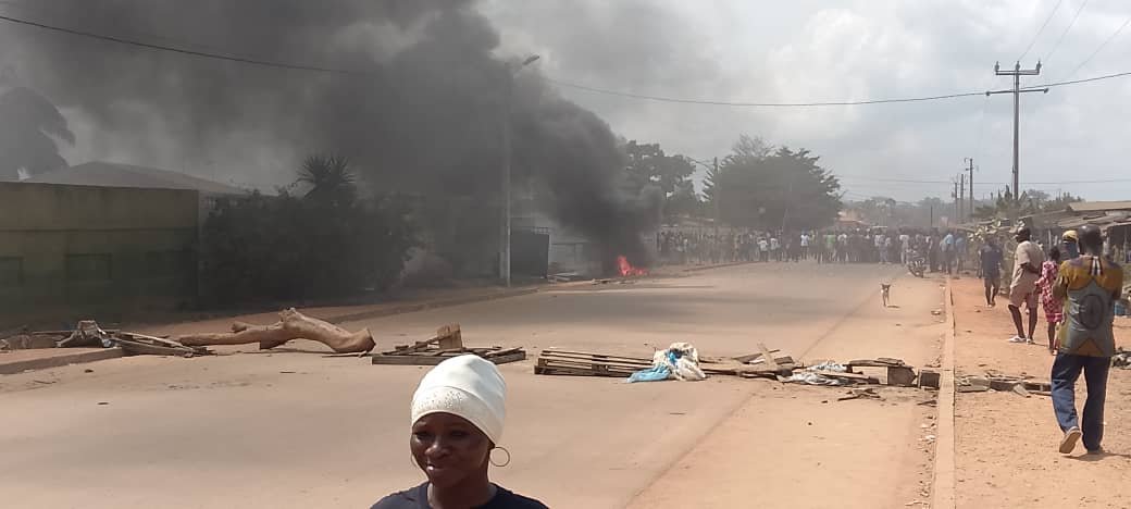 Bettié : La gendarmerie incendiée par des manifestants en colère