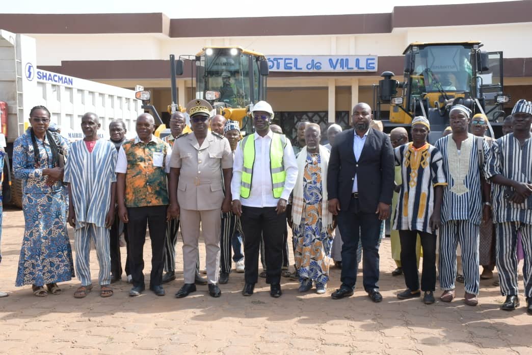 Mairie de Katiola : Thomas Camara dote les services techniques de matériels lourds