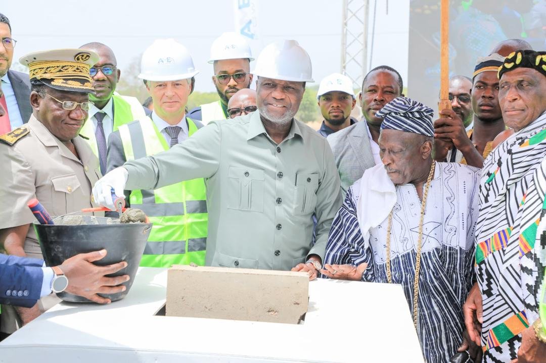 Energies renouvelables: Sangafowa Coulibaly pose la première pierre d'une centrale photovoltaïque à Bondoukou