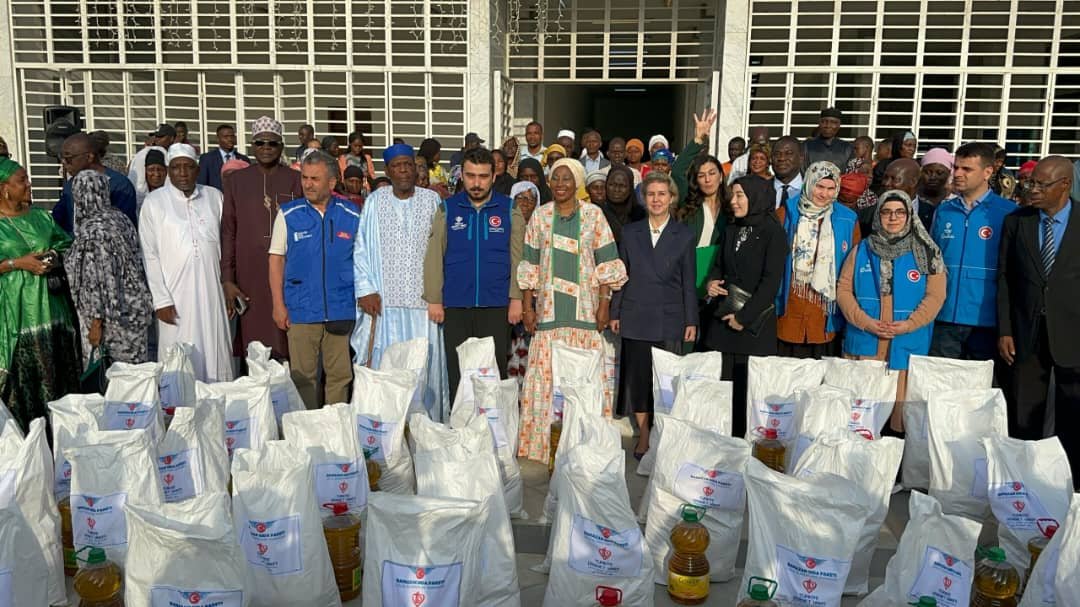 Abobo : La Turquie offre des kits alimentaires à 100 familles vulnérables