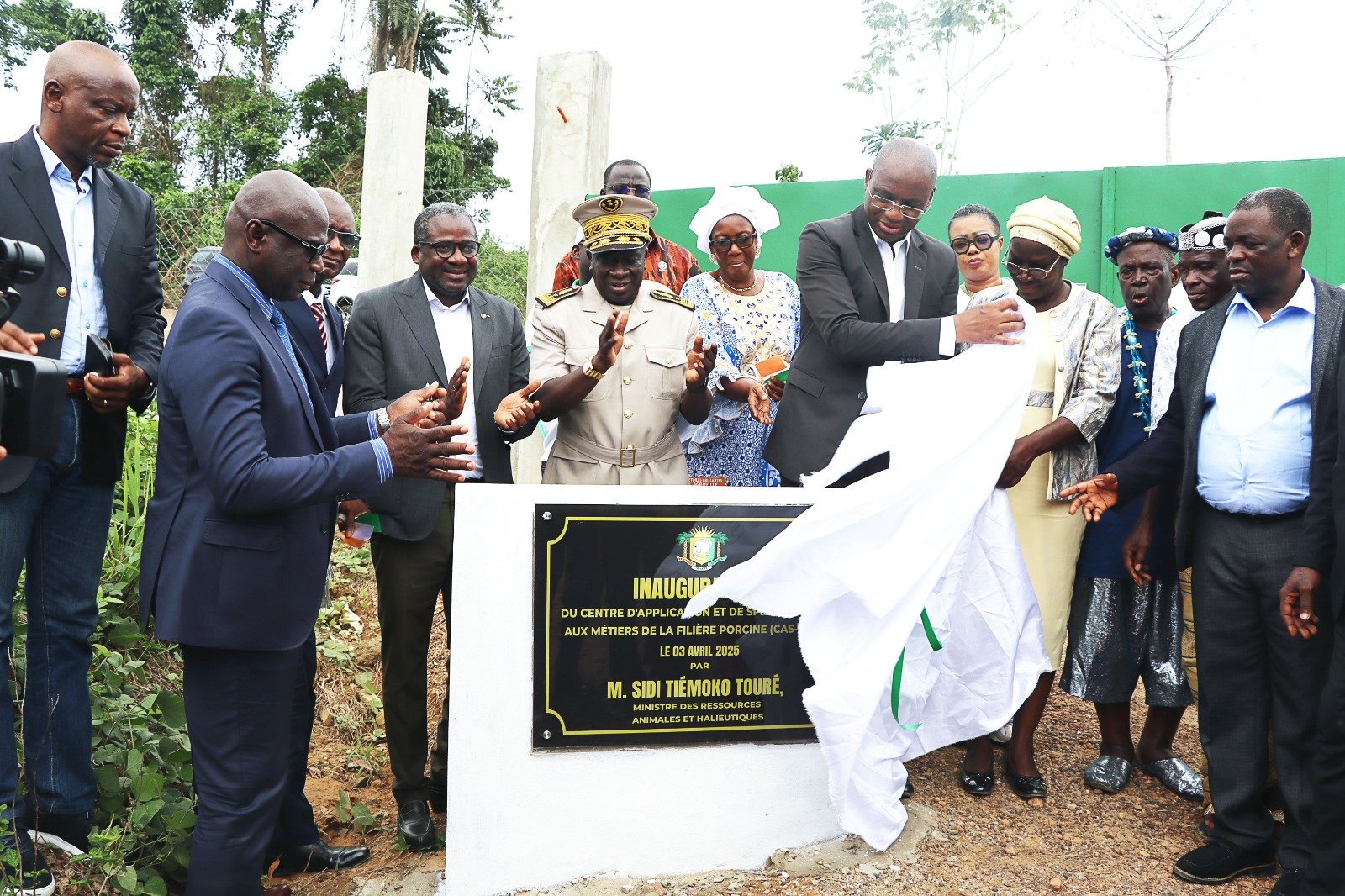 Agboville : Sidi Touré inaugure le centre de spécialisation aux métiers de la filière porcine   