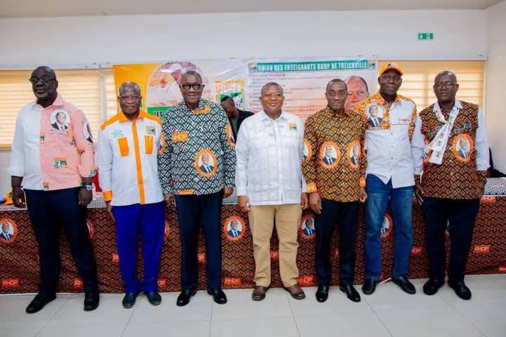 Rentrée politique de l’UE-RHDP Treichville : Amichia et Amadou Coulibaly invitent les enseignants à être reconnaissants envers le Président Ouattara