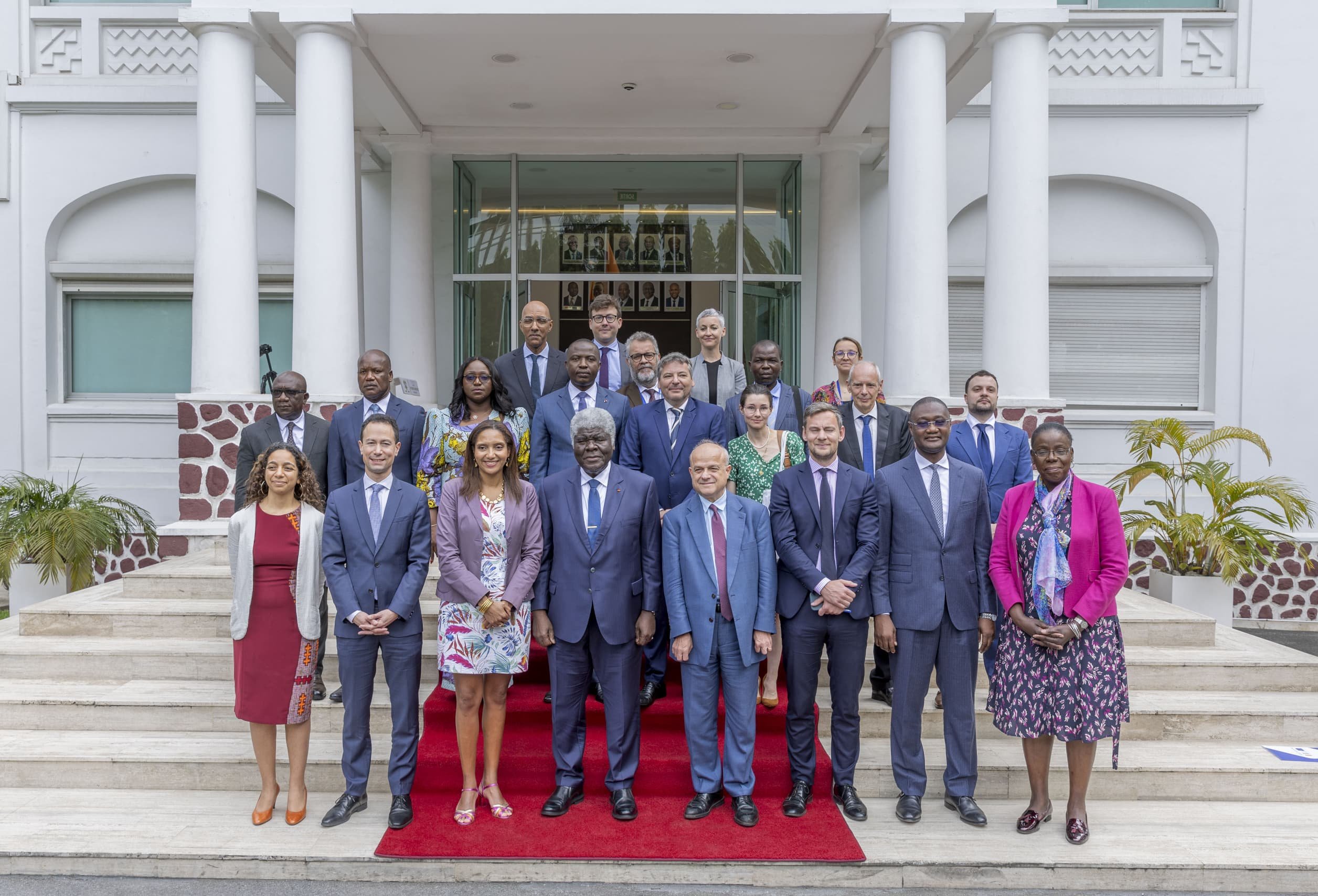 C2D   : Plus de 1900 milliards de FCFA pour le développement de la Côte d’Ivoire