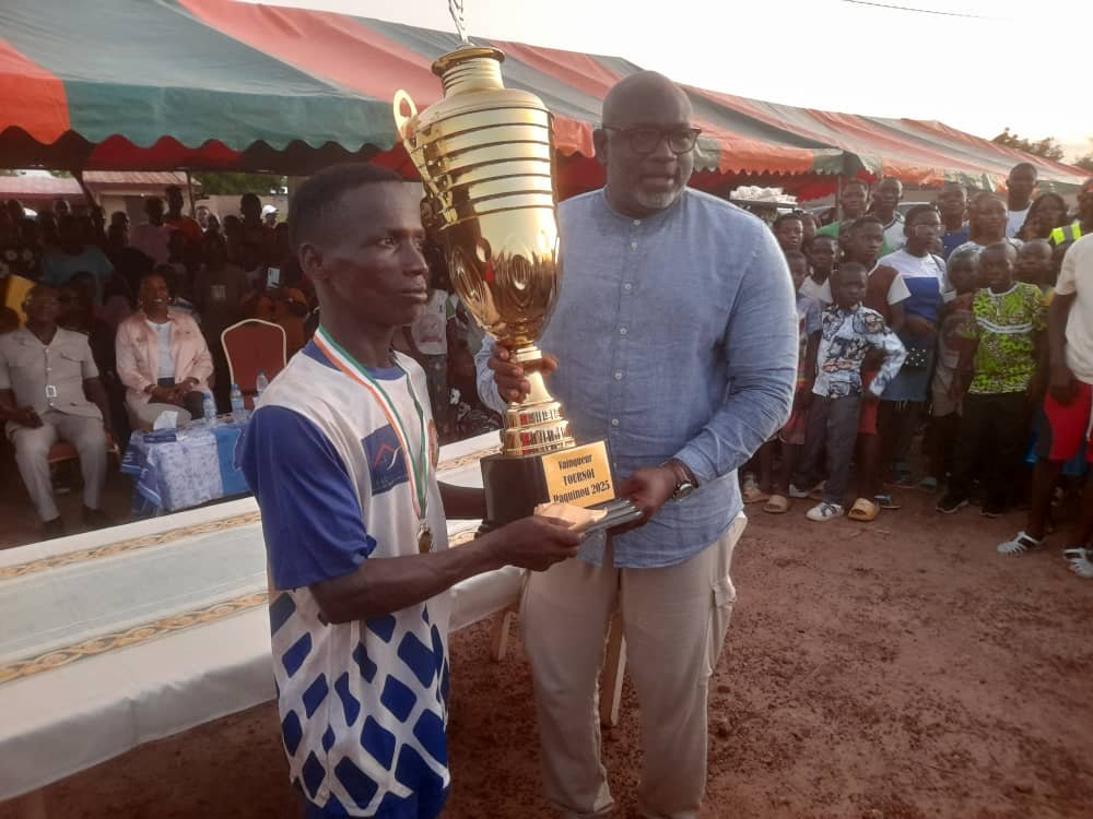 Raviart-Finale du tournoi Andê ti paquinou : Le message de paix du ministre Metch aux jeunes de la localité