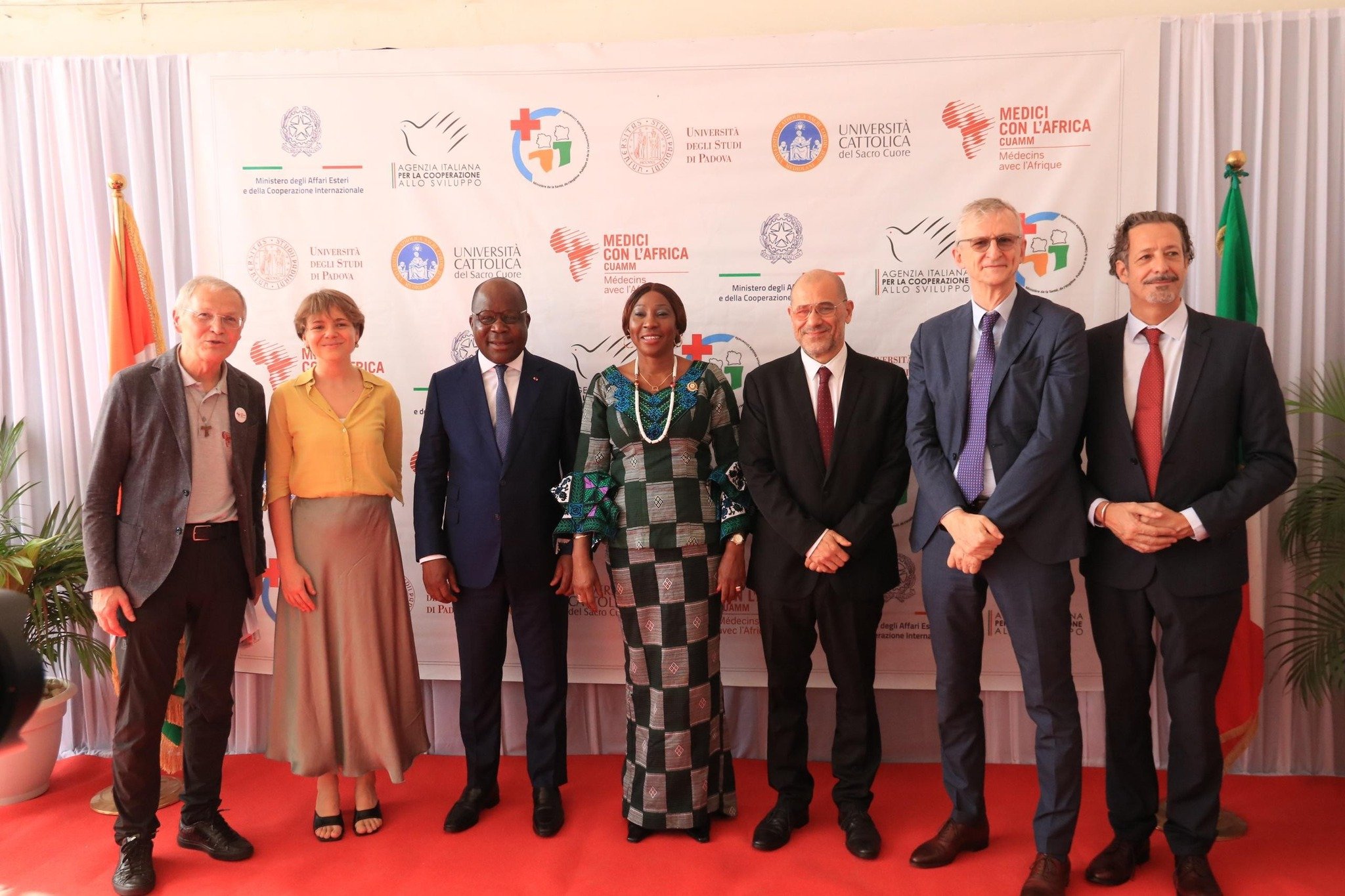 Abobo : Kandia Camara lance les projets de construction et la réhabilitation des infrastructures sanitaires