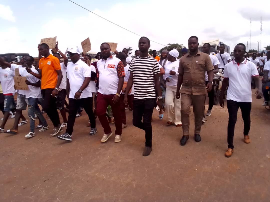 Bayota : Les jeunes du RHDP marchent pour la paix et la victoire de leur parti en 2025