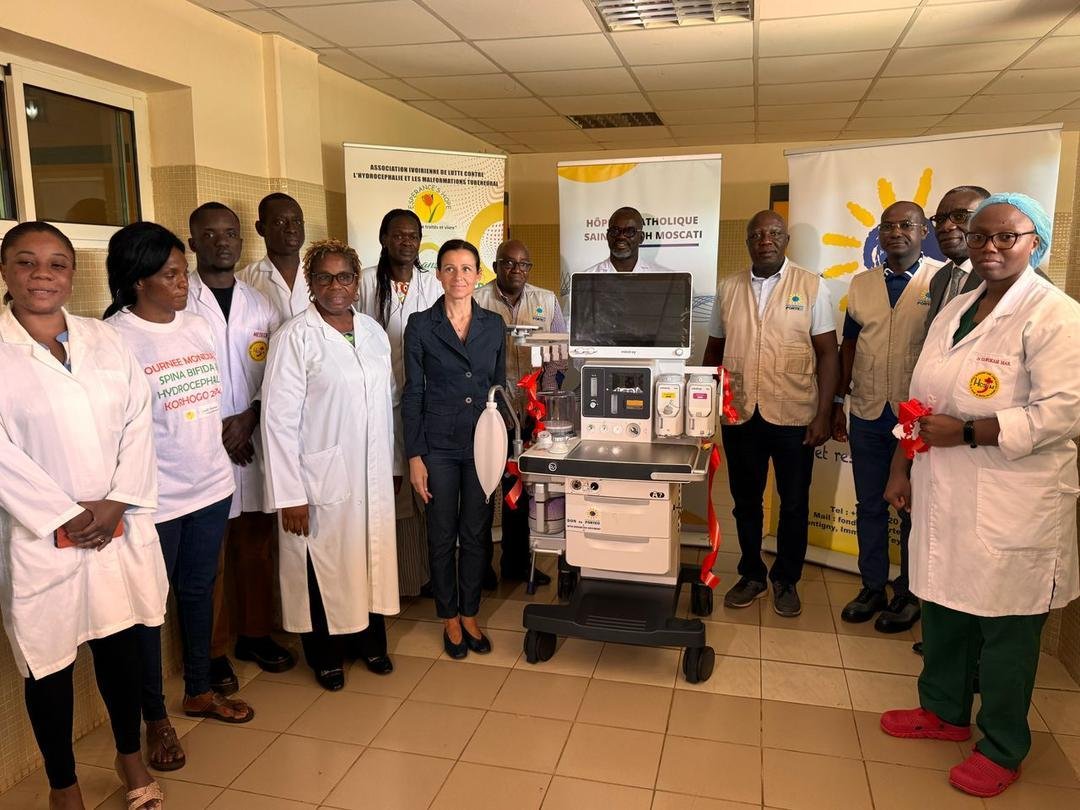 Yamoussoukro : La fondation Porteo dote l’hôpital Moscati d’une table d'anesthésie pour enfants