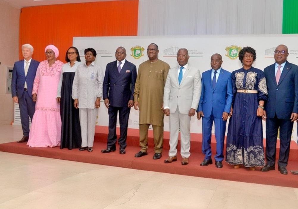 Littérature : Roman "L’ombre et la proie" : L’Ambassadeur Ibrahim Touré dédicace un livre qui parle à la jeunesse