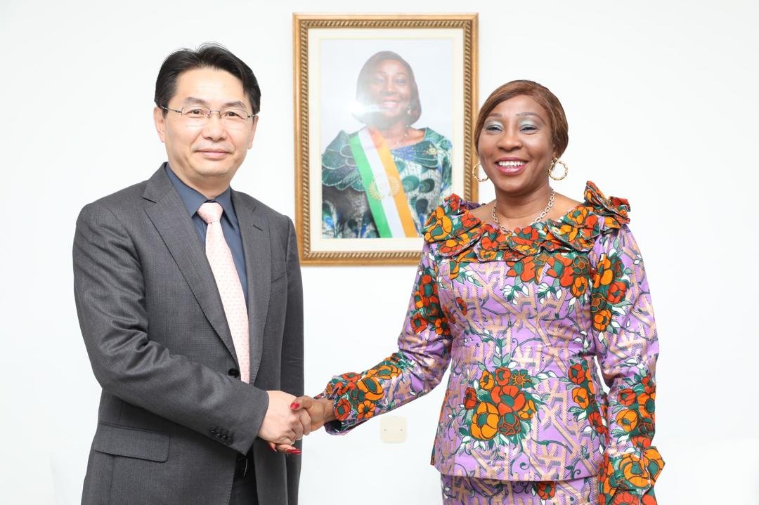 Audience : L’ambassadeur de Chine en Côte d’Ivoire reçu par Kandia Camara