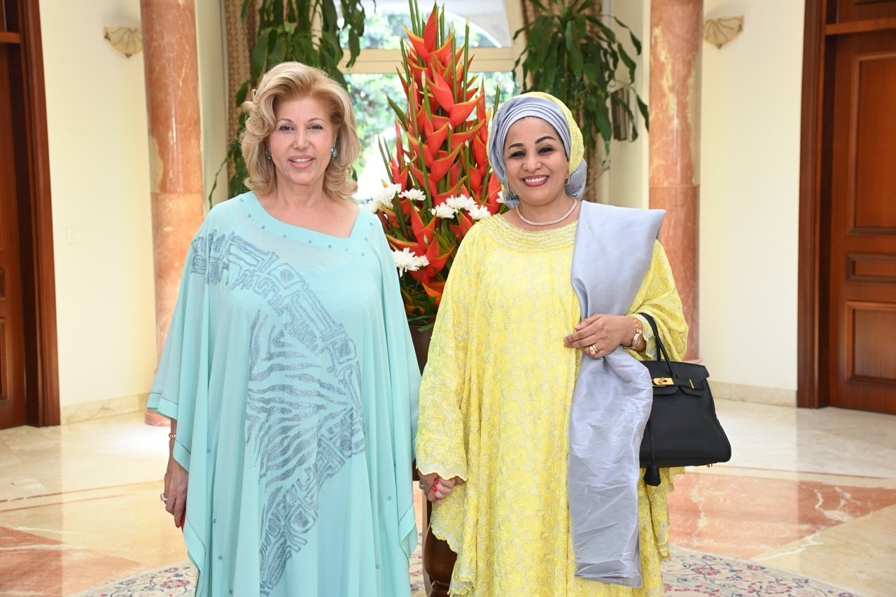 Mme Dominique Ouattara a offert un déjeuner à l’ex-Première Dame du Niger