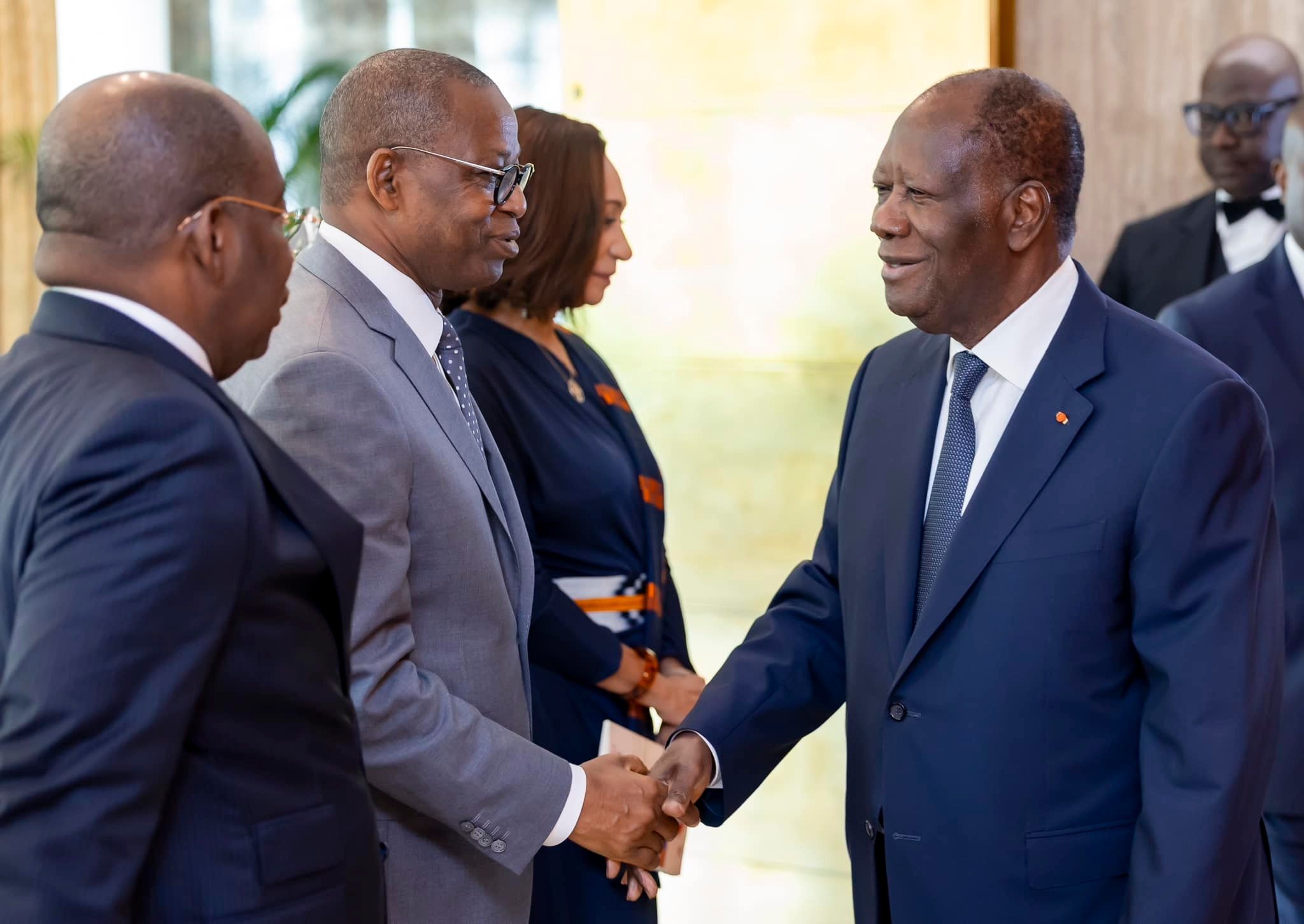 Affaire convention Corsair avec les institutions : Le gouvernement répond à l’opposition