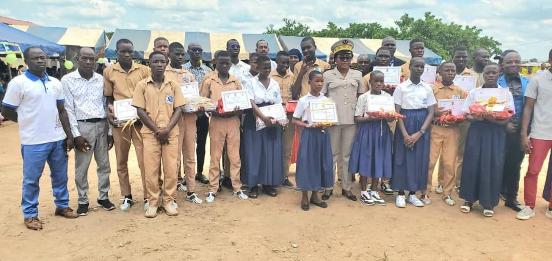 Bodokro : Atsé Alice récompense les 27 meilleurs élèves du lycée