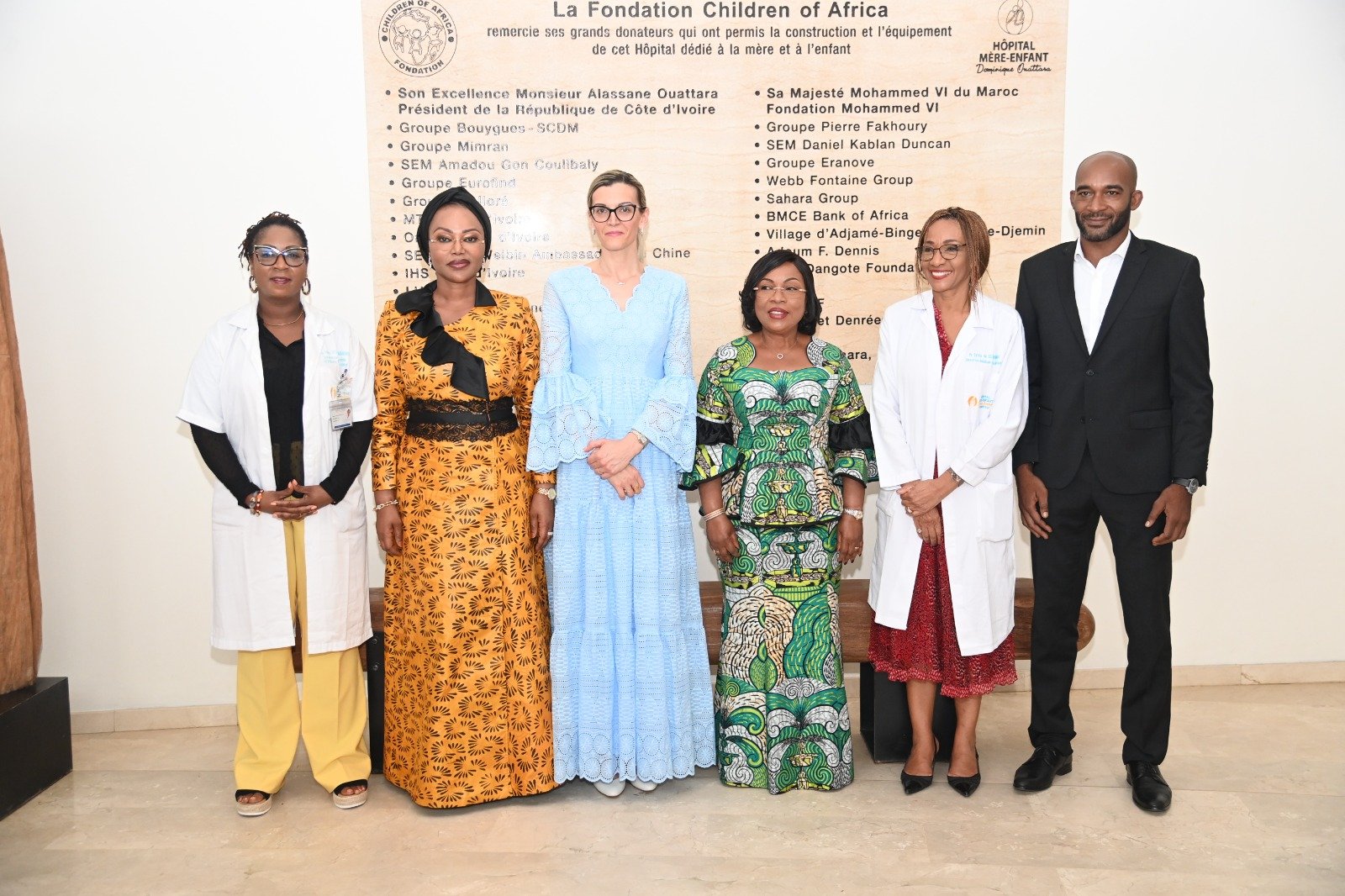Bingerville : La Première Dame de Guinée visite l’Hôpital Mère-Enfant Dominique Ouattara