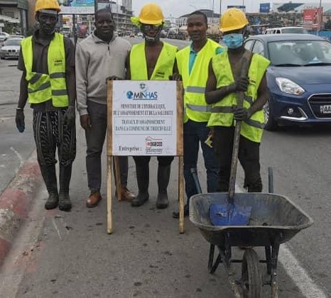 Curage des caniveaux en Côte d’Ivoire : L’urgence d’un chantier vital cher à Bouaké Fofana pour des villes respirables