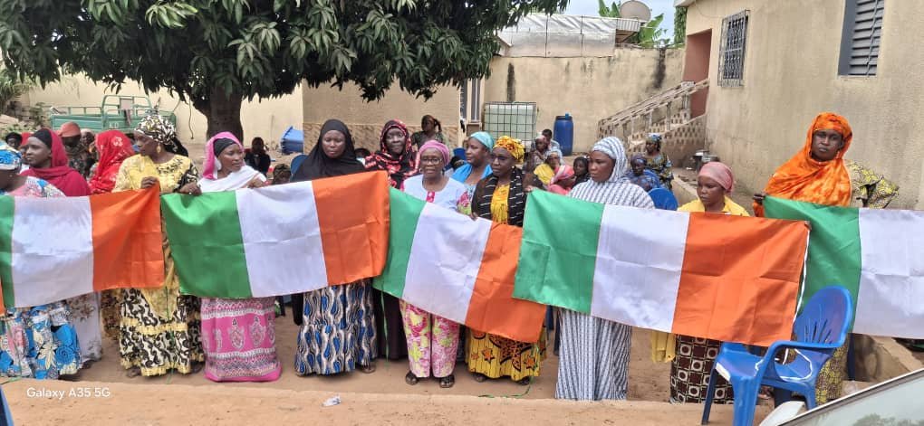 Bouaké-Fête de l'indépendance : La 4e vice-présidente du conseil régional distribue plus de 10 000 drapeaux