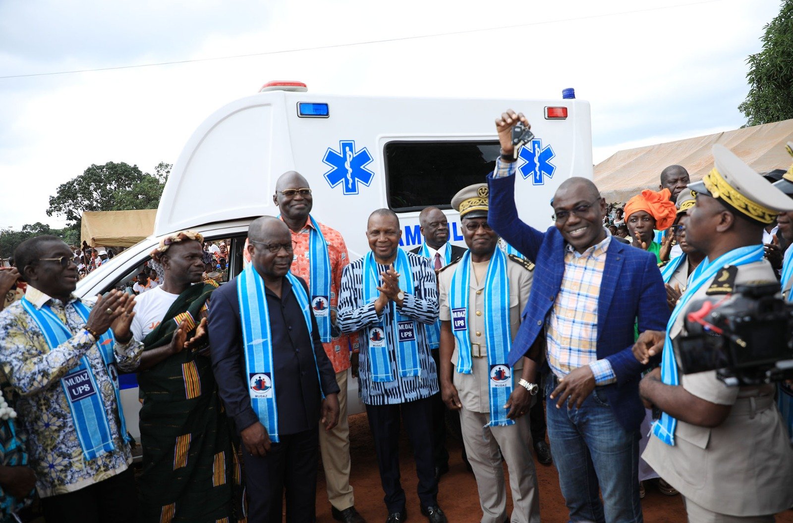 Sakassou : Le ministre Pierre Dimba inaugure deux centres de santé