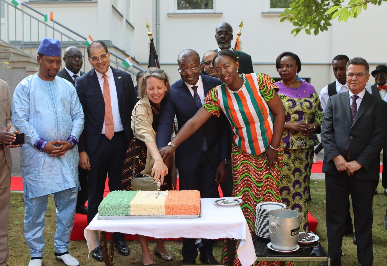 Allemagne : L’Ambassade de la République de la Côte d’Ivoire célèbre l’An 65 dans la fraternité, diplomatie et fierté nationale au cœur des festivités