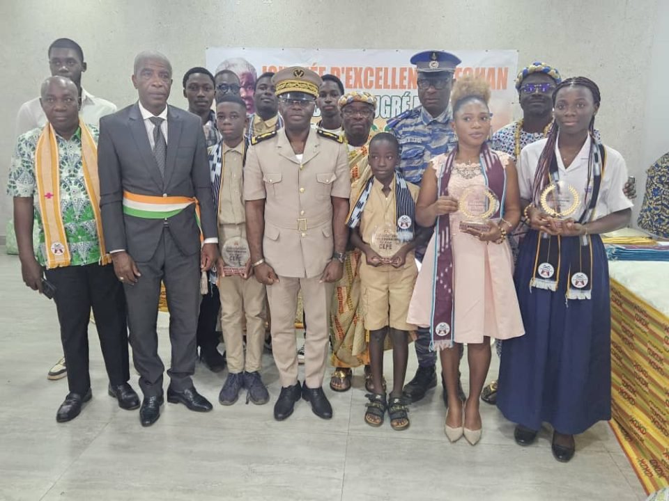 4ème édition du Prix Atchan d’excellence Robert Beugré Mambé : Les 59 lauréats invités à s’inspirer du parcours du Premier ministre