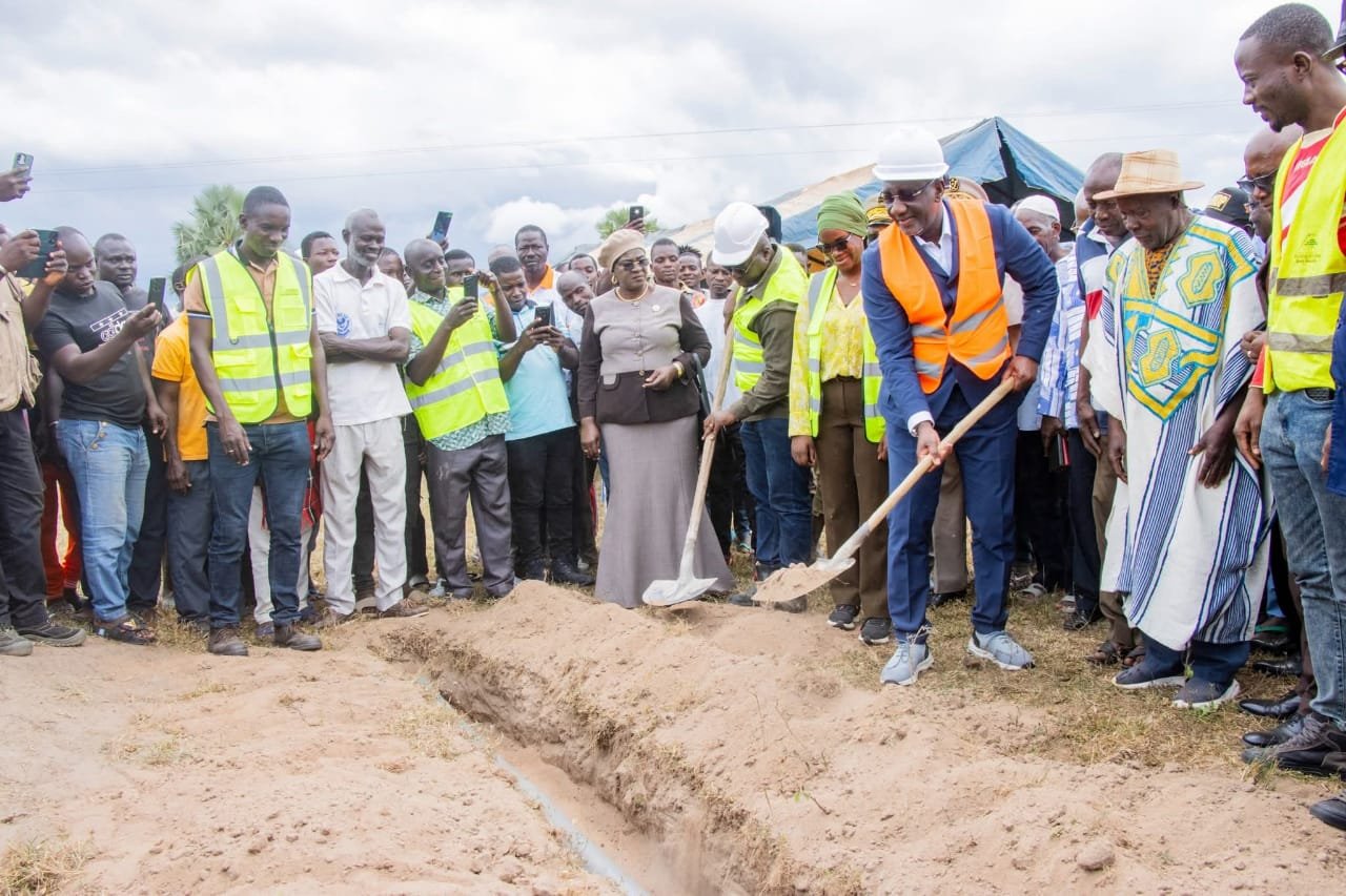 Yamoussoukro : Souleymane Diarrassouba lance les travaux du château d’eau de Badala
