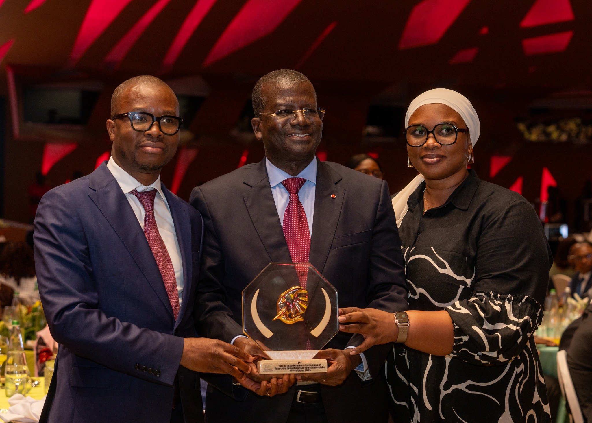 Prix d’excellence des entreprises publiques : Le FER obtient le premier prix de la performance économique et financière