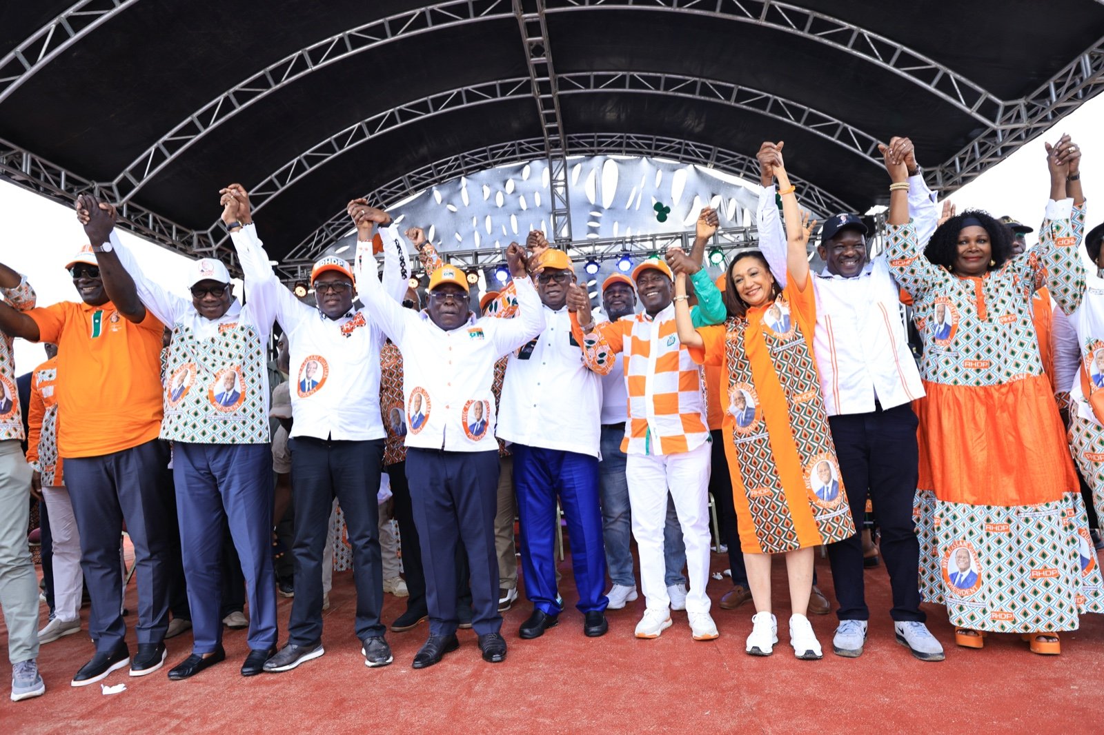 Présidentielle 2025 : Le district d’Abidjan envoie un message fort à Alassane Ouattara depuis Cocody