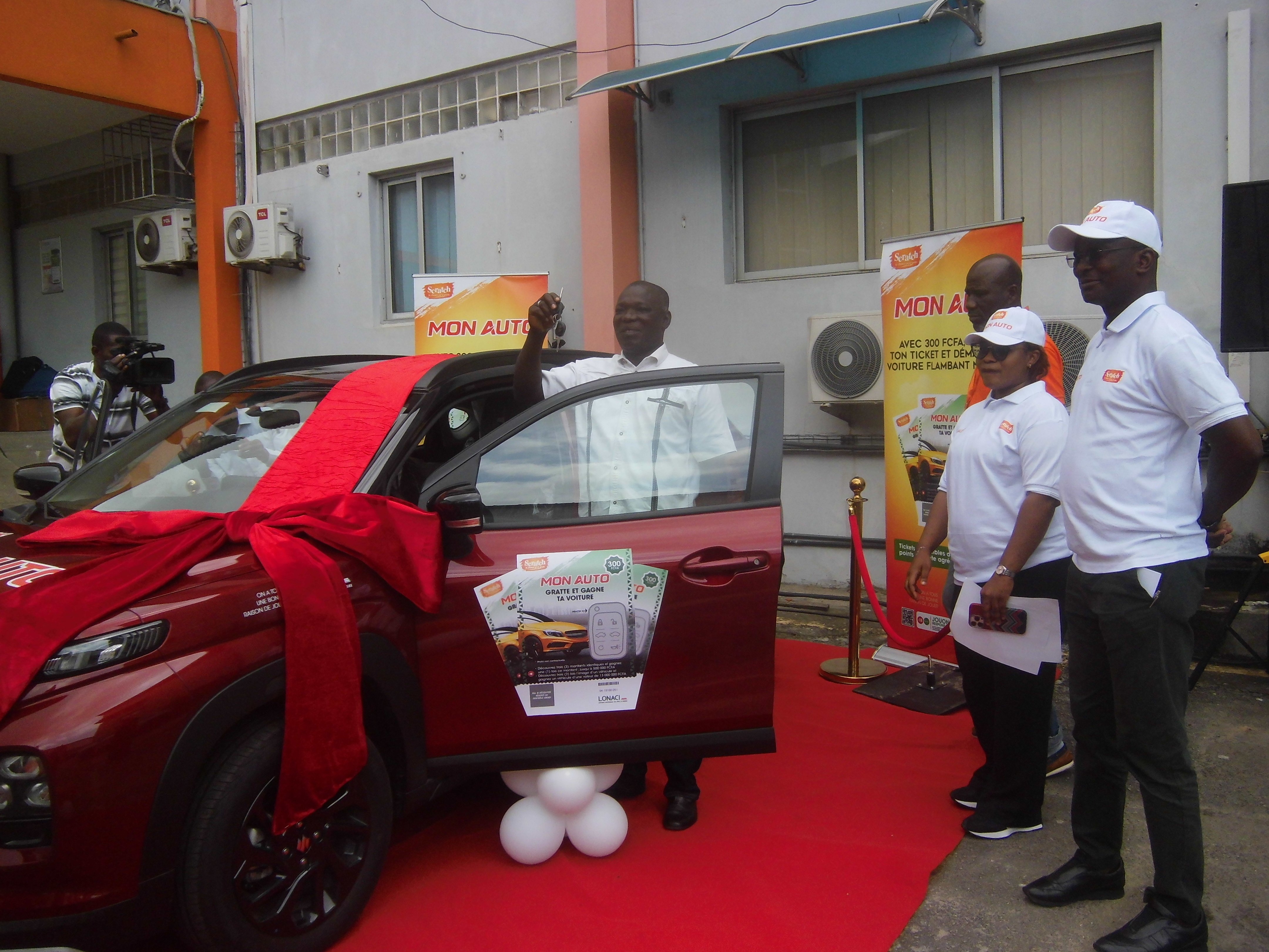 Lonaci : Jeu « Mon auto » : Le premier gagnant a reçu son véhicule d’une valeur de 13 millions FCFA