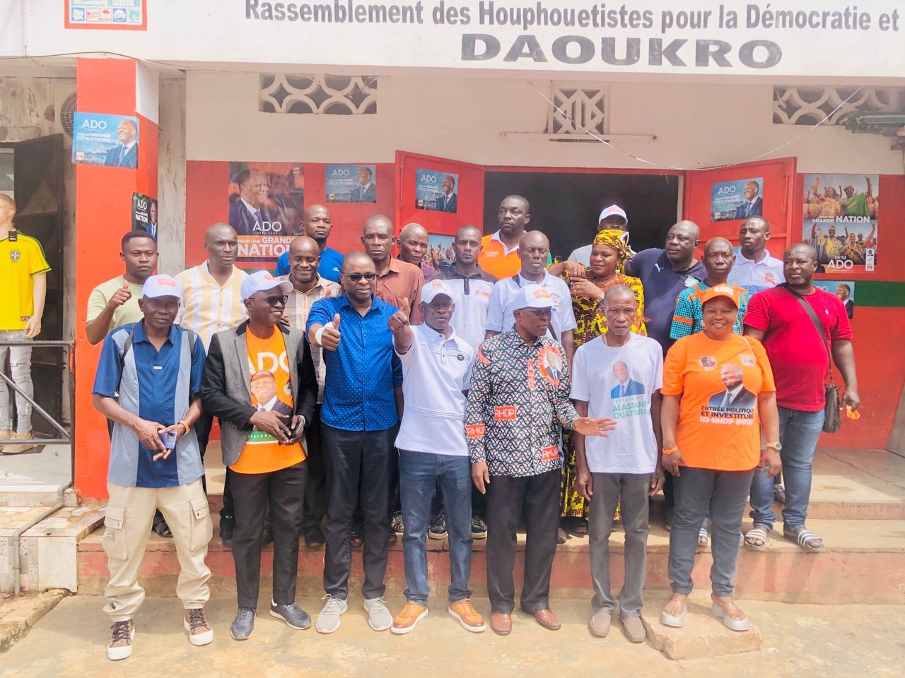 Présidentielle 2025 : Les secrétaires de sections RHDP de Daoukro Est ont reçu leurs kits et feuilles de route