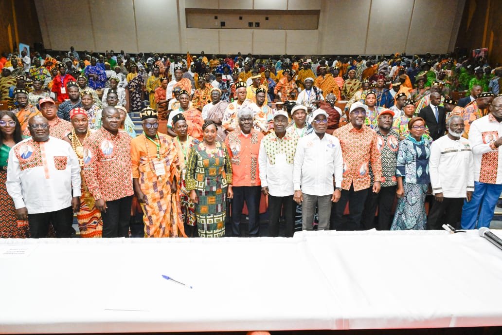 Présidentielle 2025 : Le Premier ministre invite les chefs du V Baoulé à soutenir le Président Ouattara
