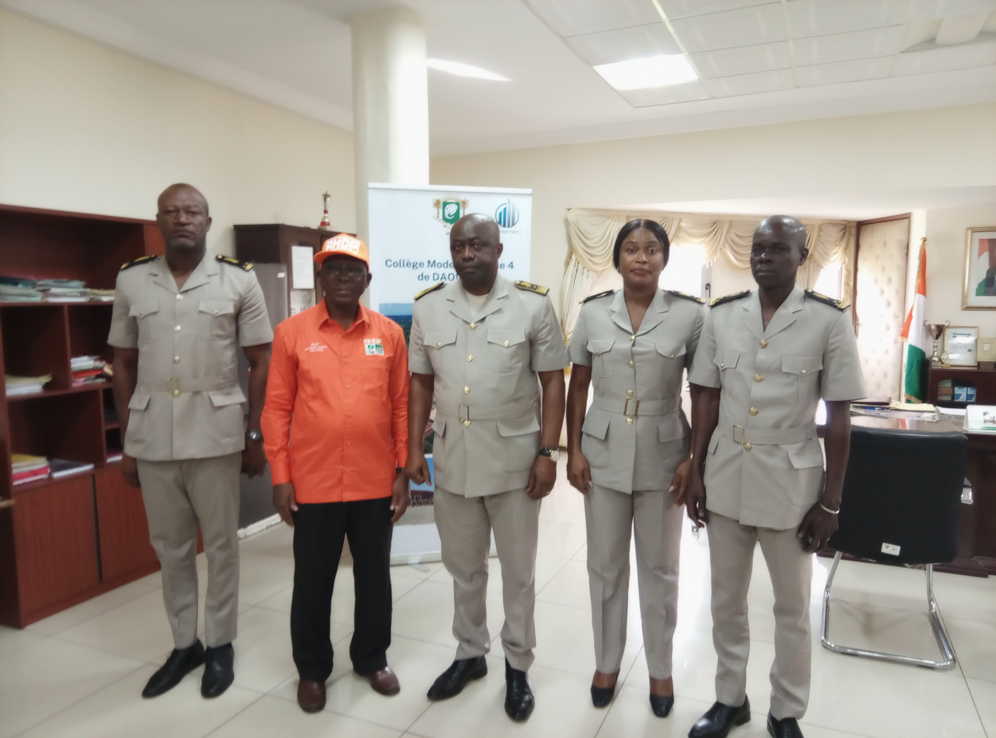 Présidentielle 2025 : Lamine Konaté rend les civilités aux autorités administratives et coutumières de la ville !