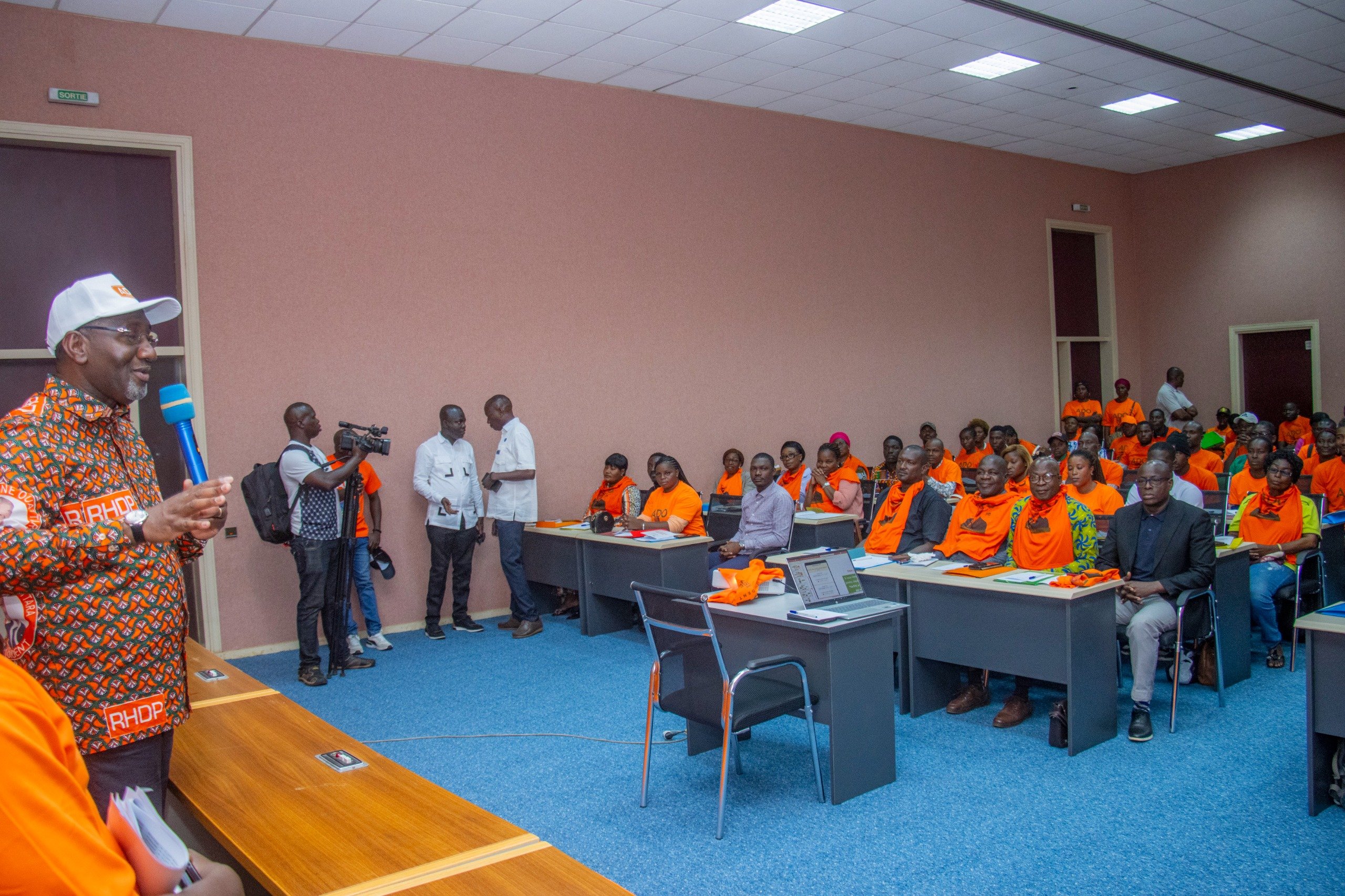 Présidentielle 2025 : Souleymane Diarrassouba offre une formation à 1000 représentants des bureaux de vote de Yamoussoukro