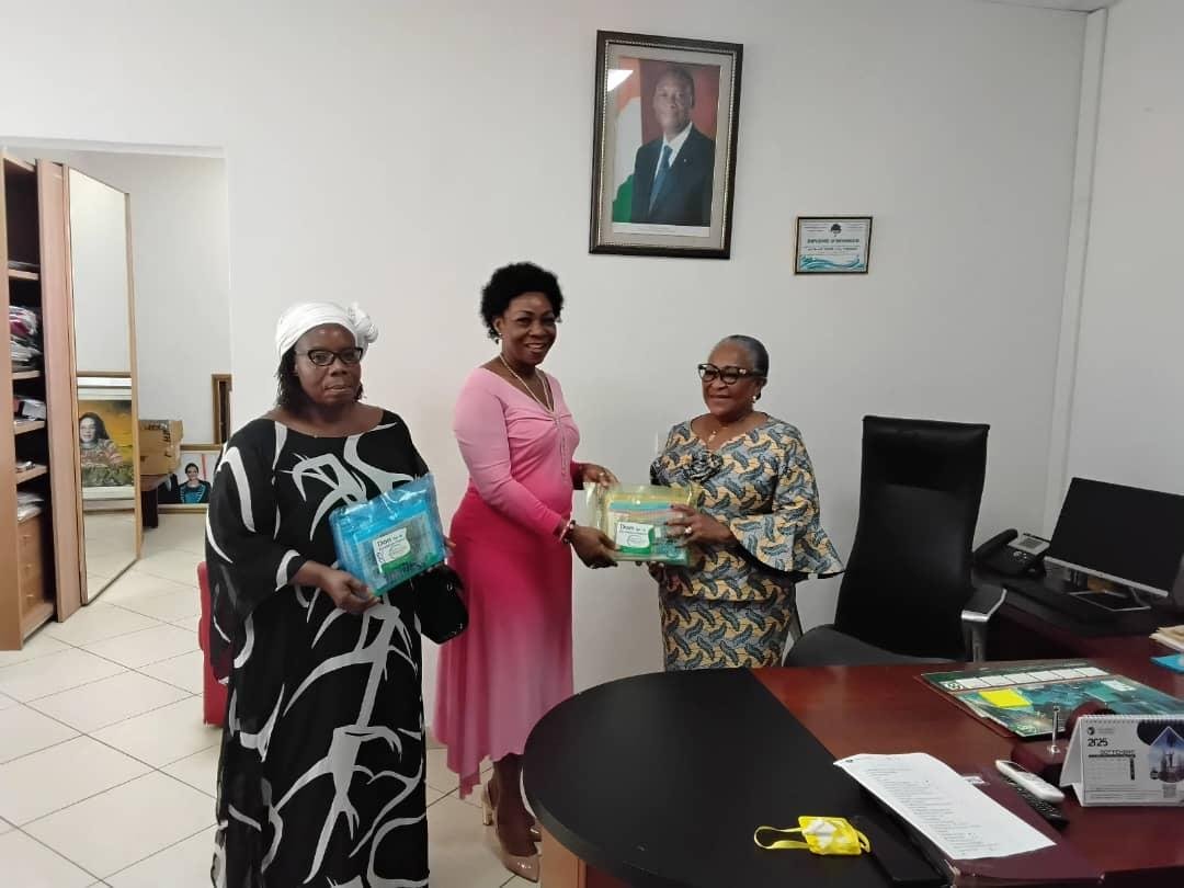 Rentrée scolaire 2025-2026 : La Fondation PETROCI offre 7 000 kits scolaires aux enfants défavorisés